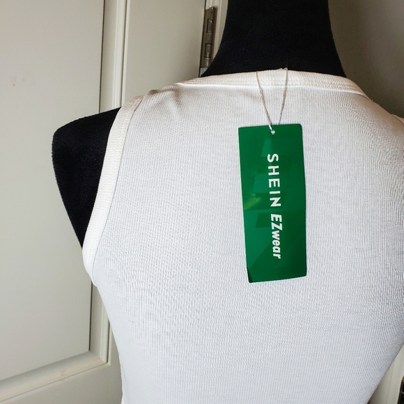 NWT SHEIN EZwear White Ribbed Hawaii Cropped Tank Top Size 4 - Picture 16 of 16